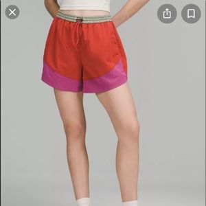 Lululemon High Rise Evergreen shorts - Sz 4